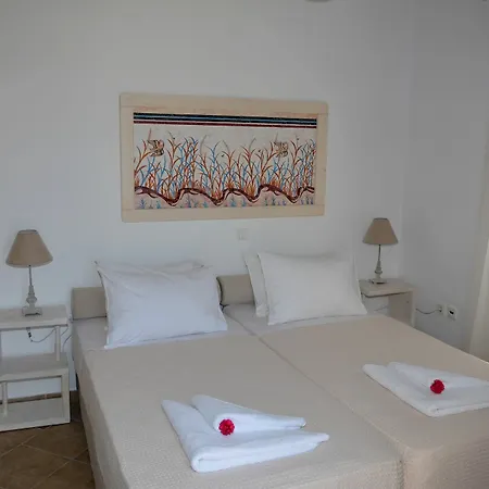 Zatrikion Santorini * Pýrgos