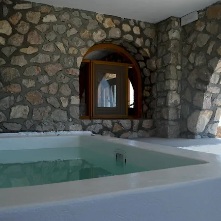 Zatrikion Santorini Pýrgos